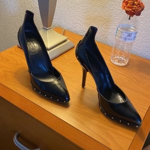 GUGGI Women’s Black Leather Shoes with stiletto heels, Size 7.5
